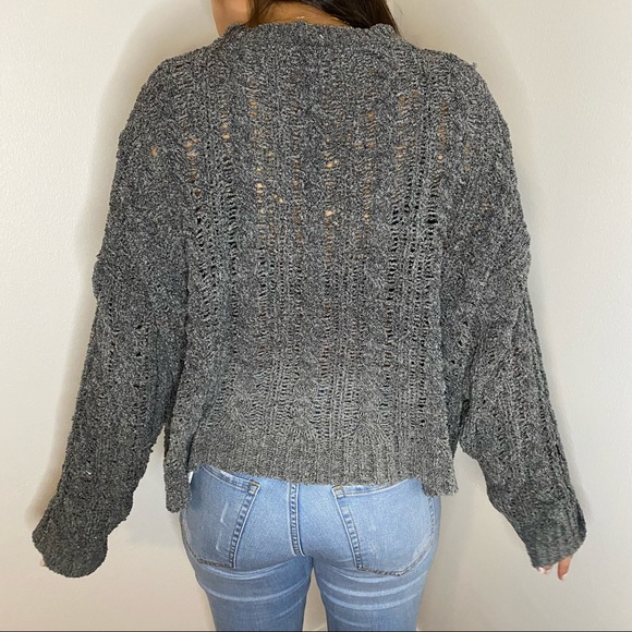 American Eagle grey crew neck sweater - Picture 4 of 8